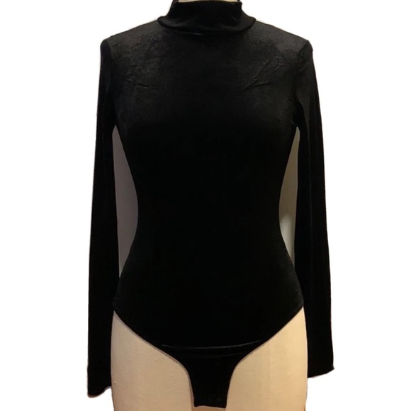 MISSGUIDED Black velvet, long sleeve, turtle-neck bodysuit. Size 2 - Picture 1 of 9
